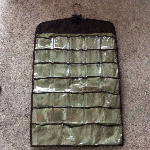Hanging jewelry closet organizer